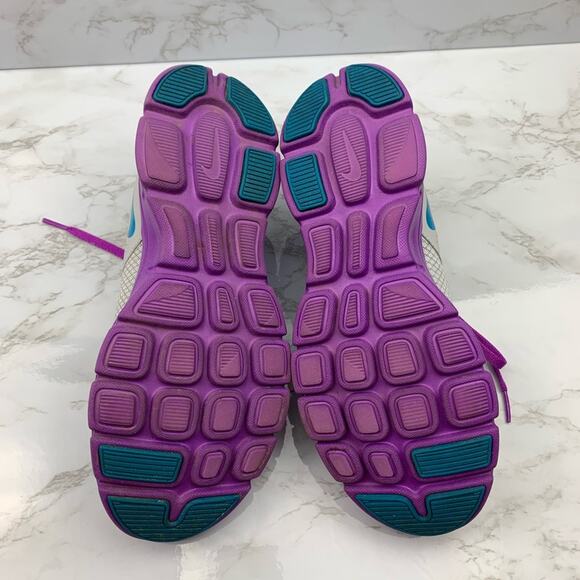 Nike Sneakers Size 8.5 - Picture 5 of 7